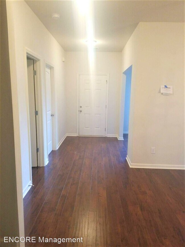 Building Photo - 4 br, 2.5 bath House - 505 Tulip Lane