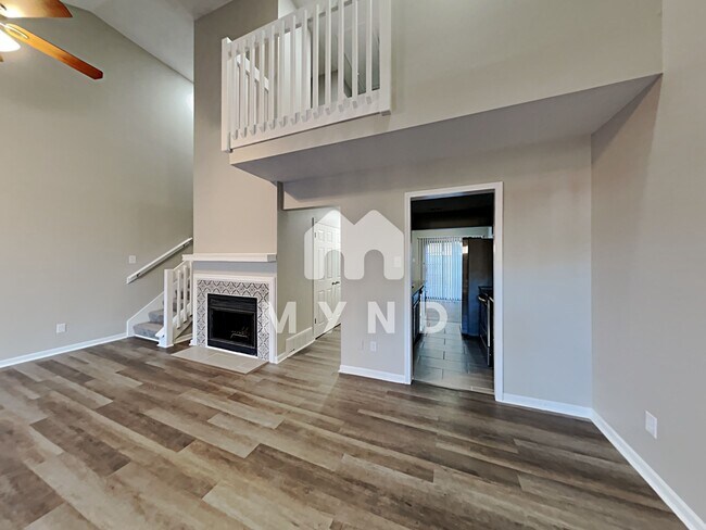 Building Photo - 8219 Town N Country Dr