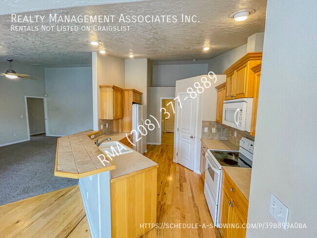 Foto del edificio - 611 W Calderwood St