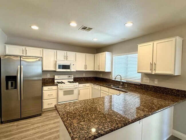 Building Photo - 9999 Clear Crystal St