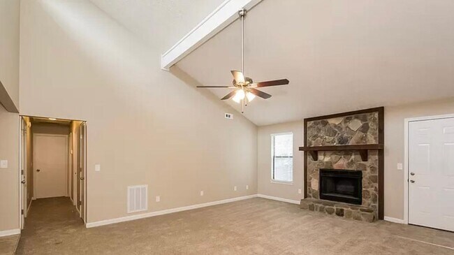 Building Photo - 3017 Medina Dr