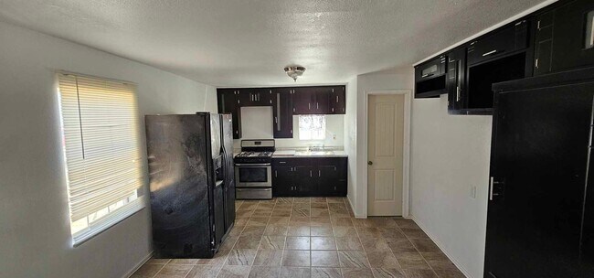 Building Photo - Adorable 2 bedroom / 1 bath home for rent ...