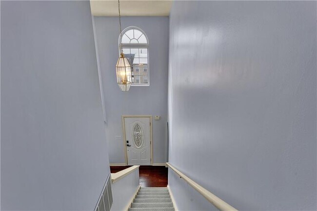 Foto del edificio - 123 Stratford Ct
