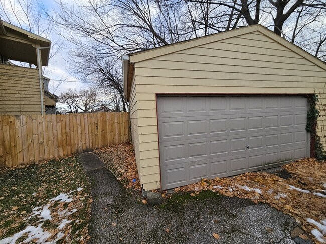 Building Photo - 15218 Shiloh Rd