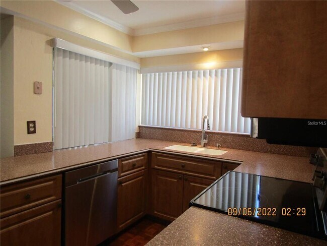 Foto del edificio - 3688 Glen Oaks Manor Dr