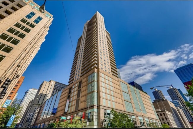Building Photo - 545 N Dearborn St