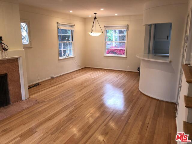 Foto del edificio - 9433 Charleville Blvd