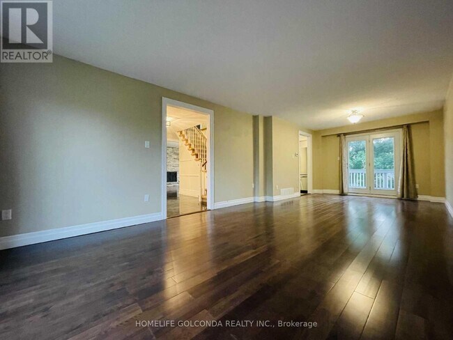 Photo du bâtiment - 909 Ferndale Crescent