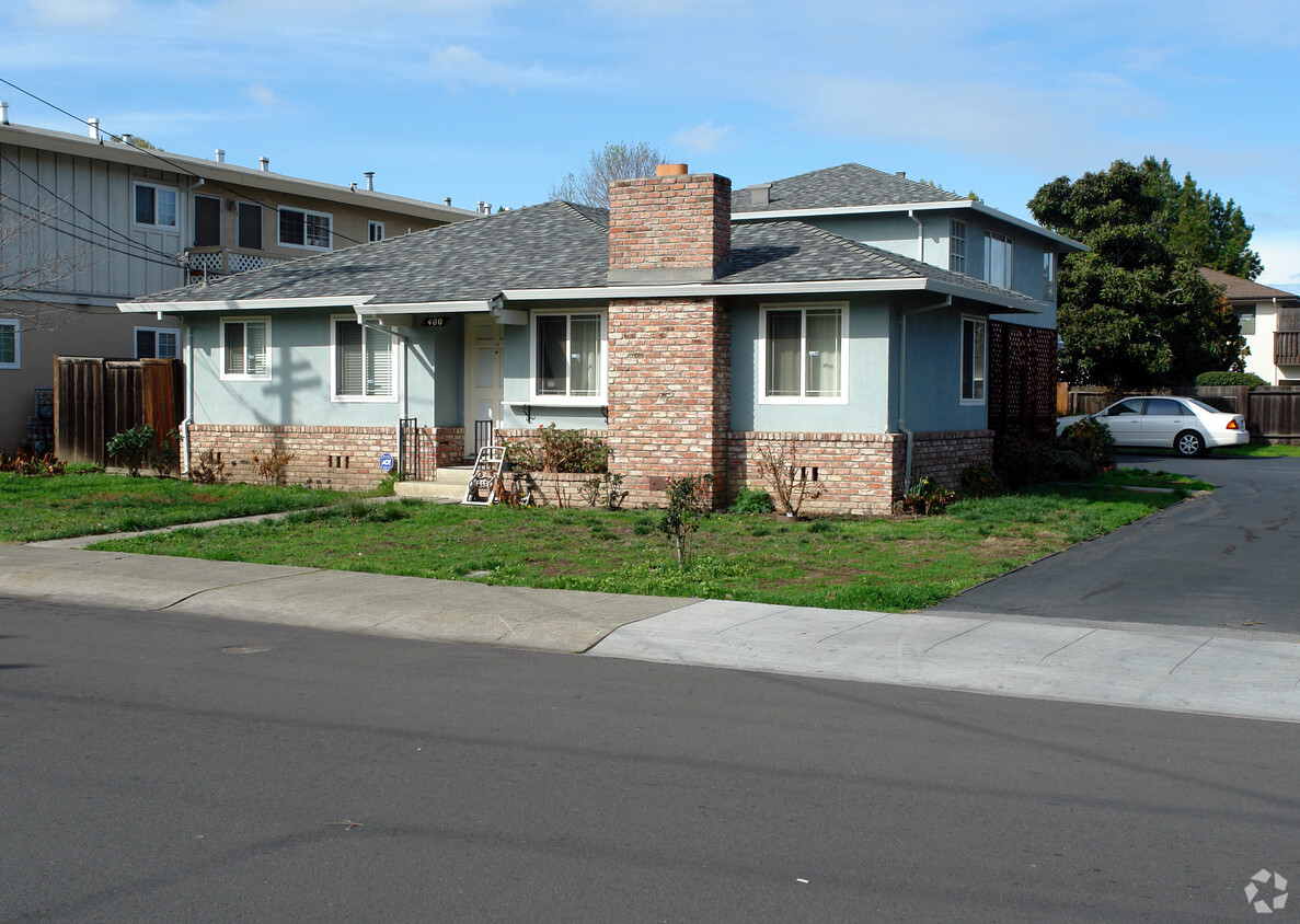 Primary Photo - 400 Ventura Ave