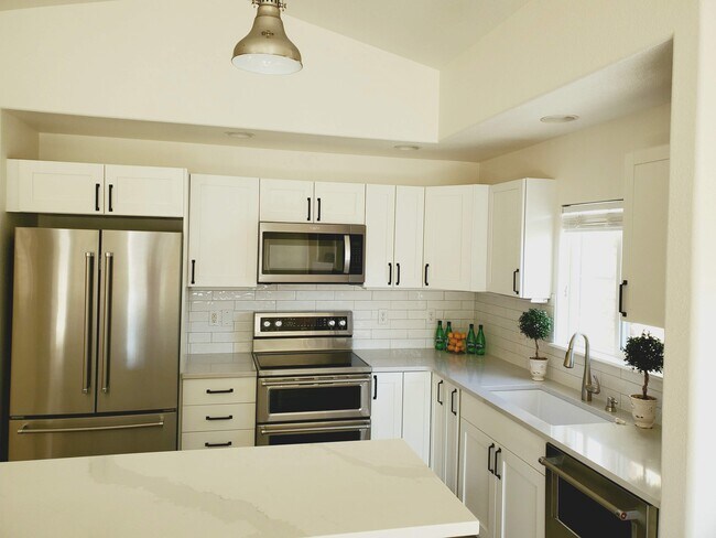 Foto del edificio - 3802 Rock Creek Dr