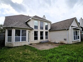 Building Photo - 4911 Russett Ln