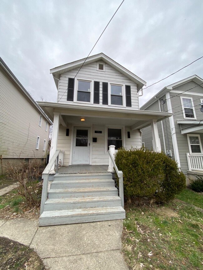 Photo - 1053 Wells St House