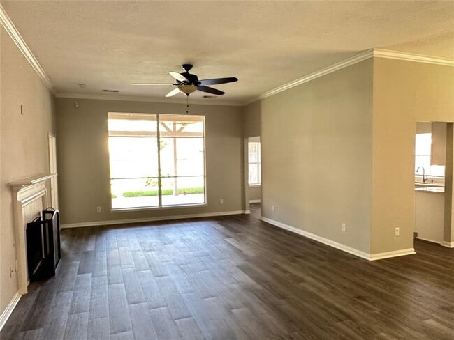 Building Photo - 806 Legend Spring Dr