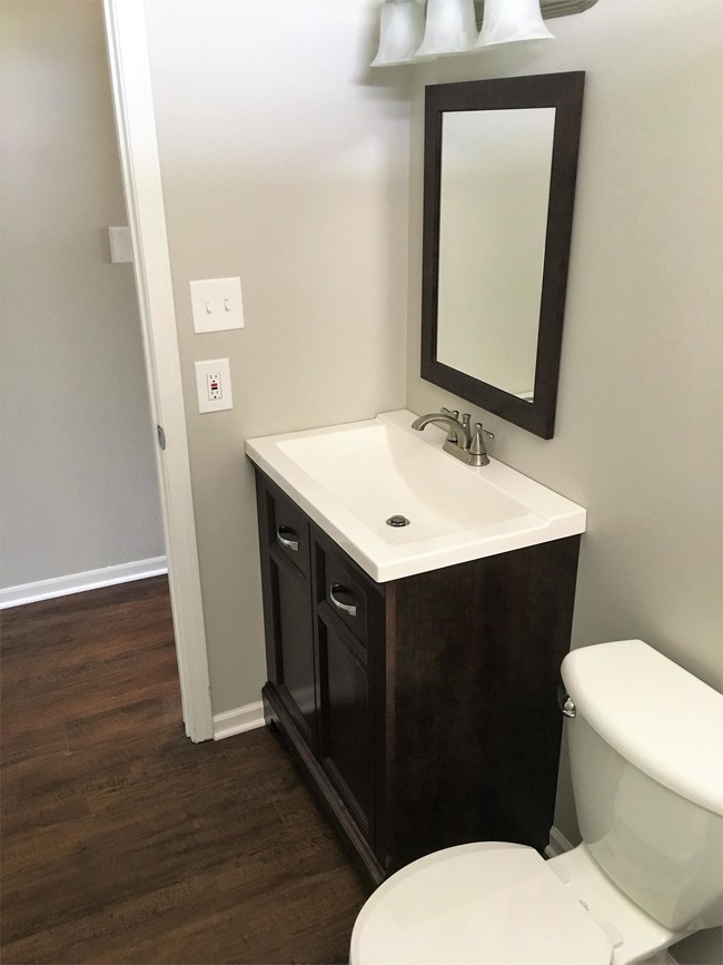 Foto del edificio - 2405 Ashland Cir
