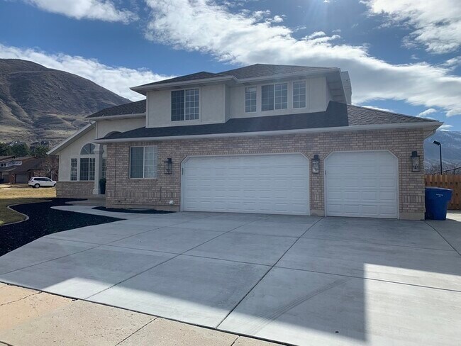 Building Photo - 1430 Bennett Cir