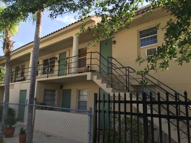 Elevación de West - 1605 E Broward Blvd