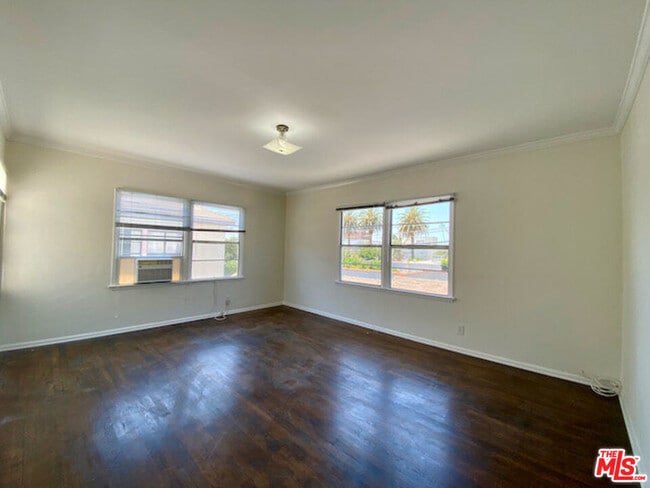Building Photo - 731 1/2 N Edinburgh Ave