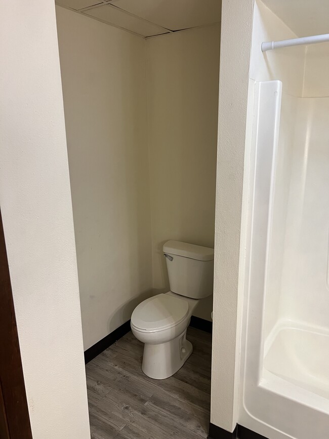 Foto del edificio - 2526 Rebecca Ct W