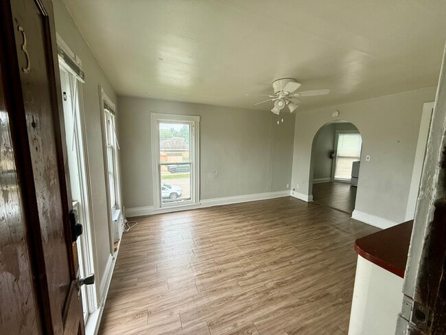 Living Room - 321 Clay St