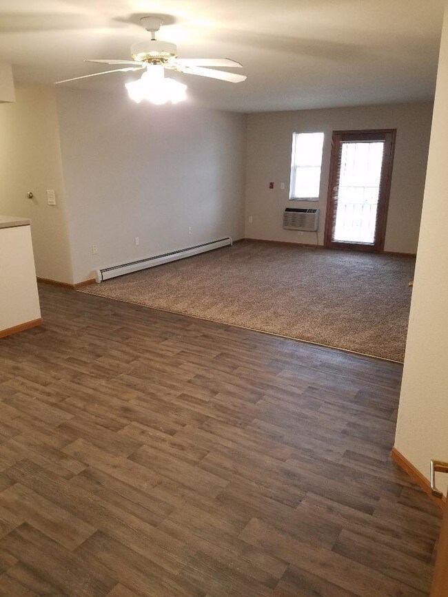 1047 Primrose Ln, Fond du Lac, WI 54935 Apartment for Rent in Fond du