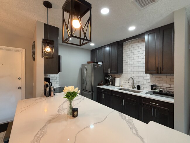 Foto del edificio - 252 SW Monroe Cir N