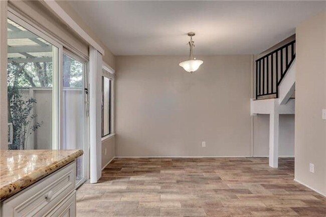 Foto del edificio - Awesome Townhome in NE Austin Community