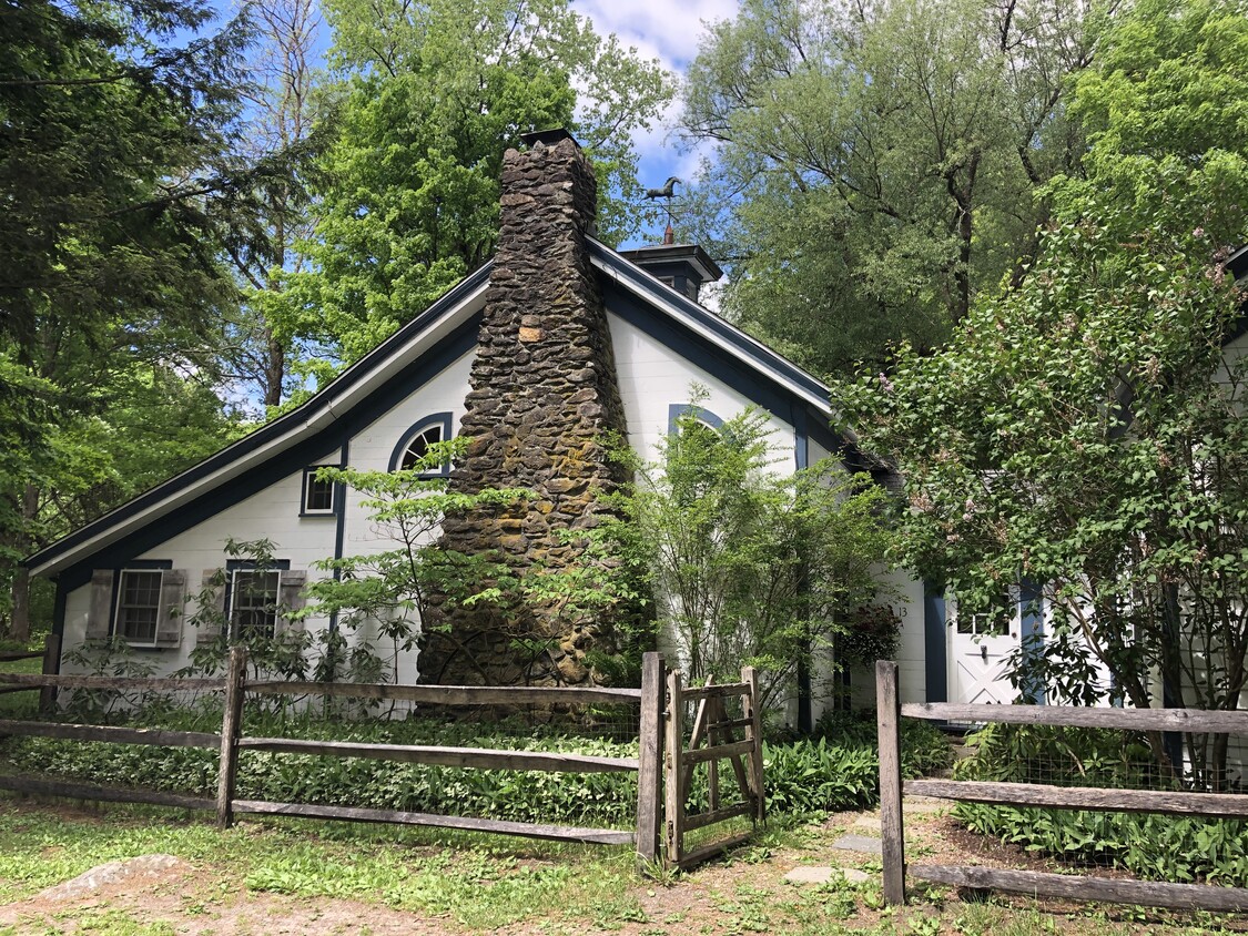 Primary Photo - 13 Forge Ln