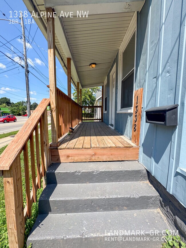 Foto del edificio - 1338 Alpine Ave NW