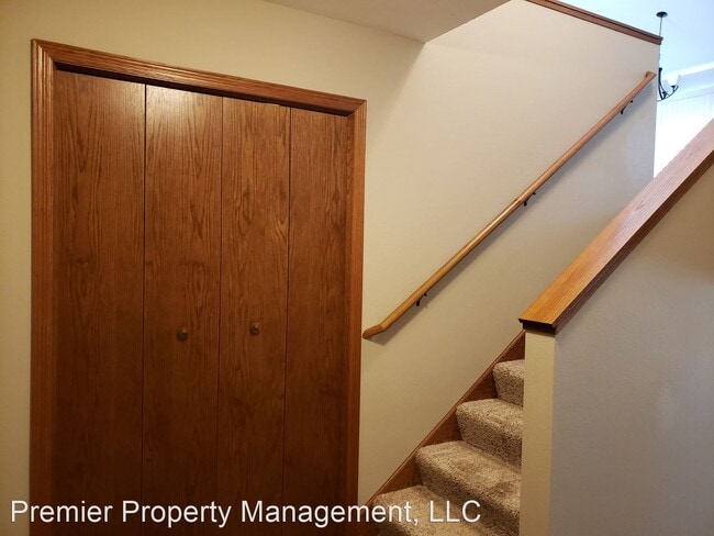 Building Photo - 4 br, 2 bath House - 1725 34th St NE