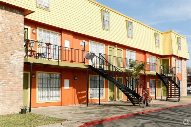 Building Photo - New Gardens