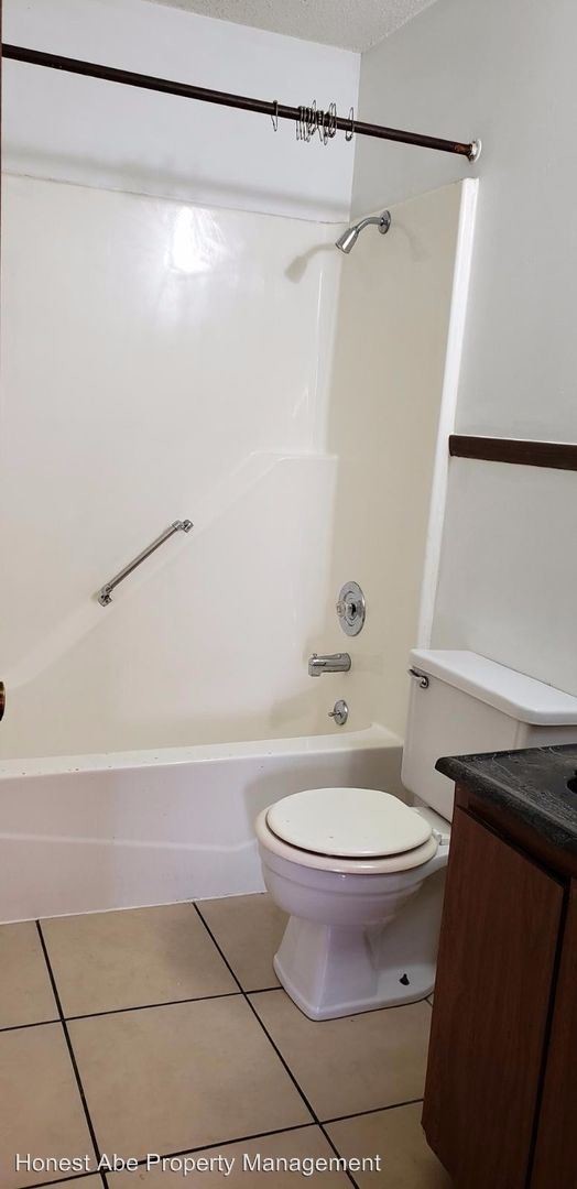 Building Photo - 2852 Stanton St