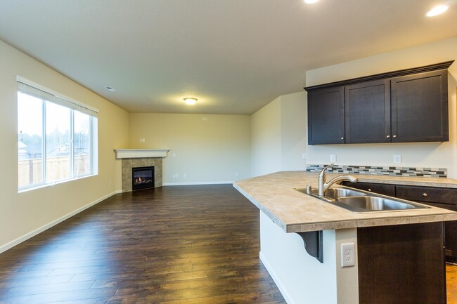 Foto del edificio - $500 OFF MOVE IN SPECIAL and WAIVED APPLIC...