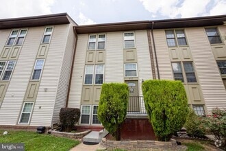 Building Photo - 917 Branch Dr