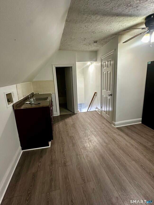 Foto del edificio - 147 Helen St