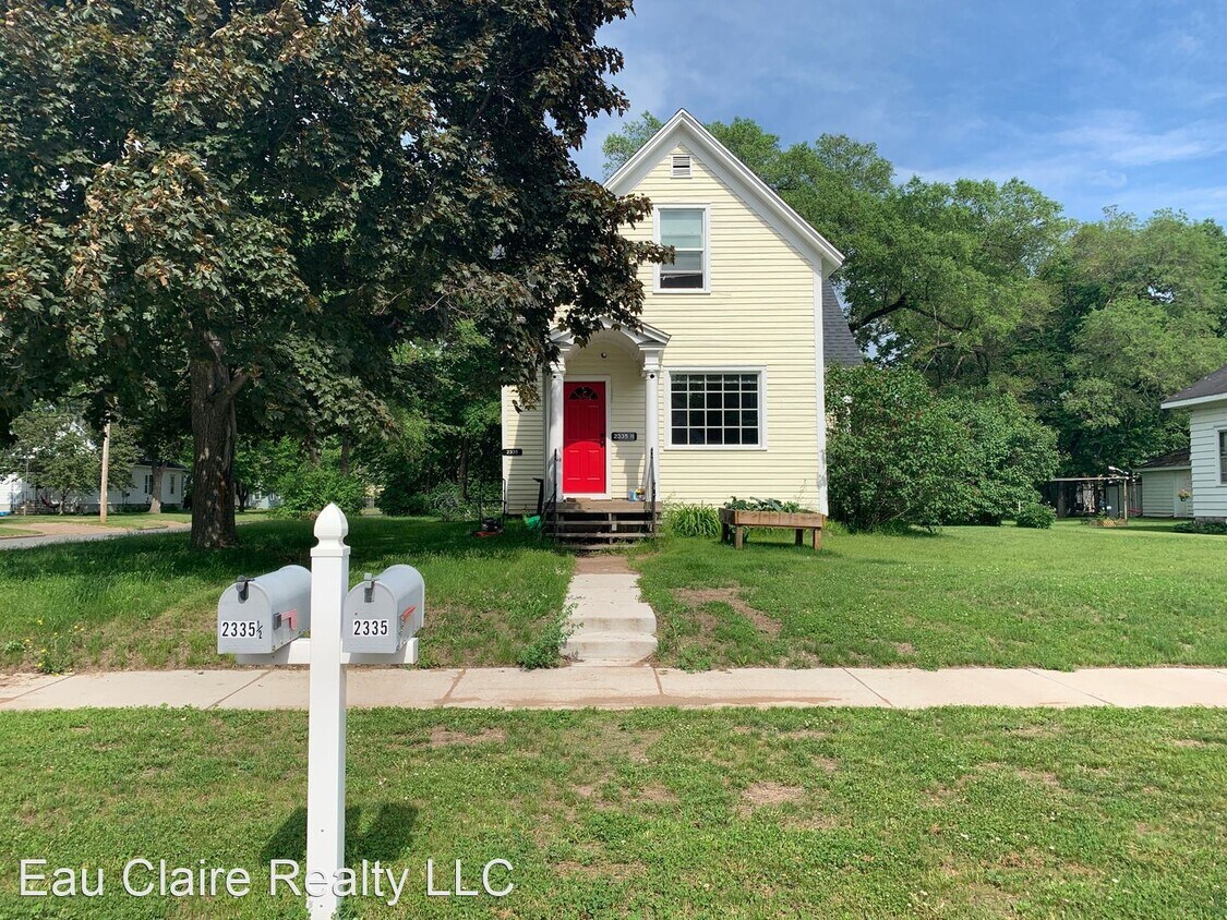 2335 5th St, Eau Claire, WI 54703 Room for Rent in Eau Claire, WI