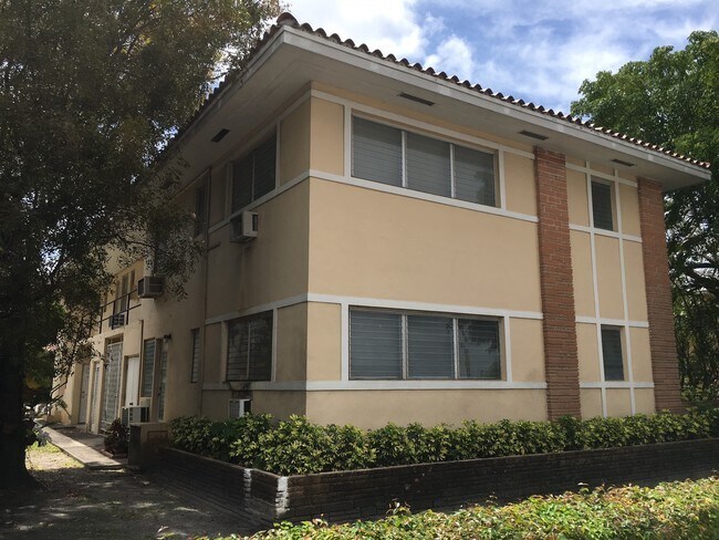 Primary Photo - 414 Valencia Ave