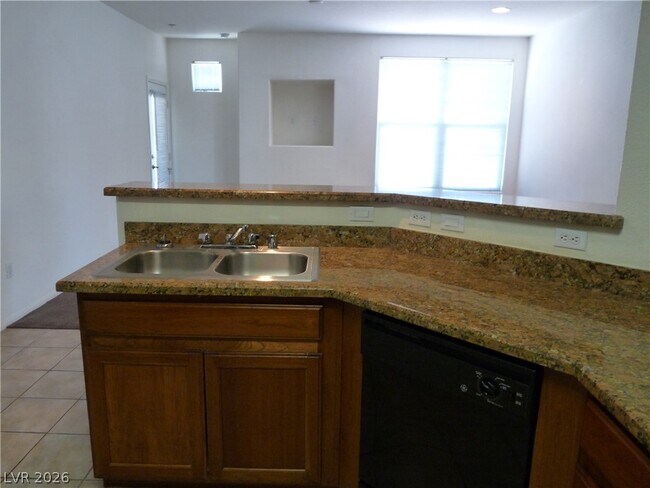 Building Photo - 5855 Valley Dr