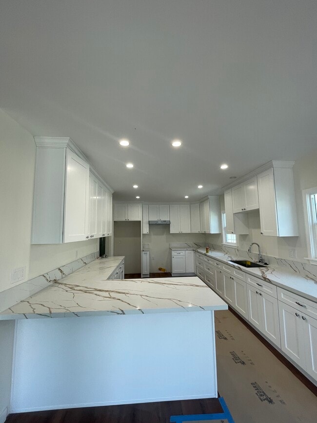 Building Photo - 1167 N Berendo St