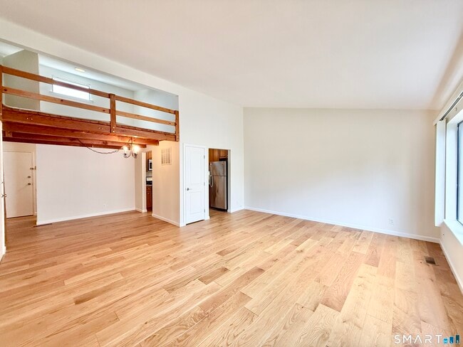 Building Photo - 64 Olcott Way