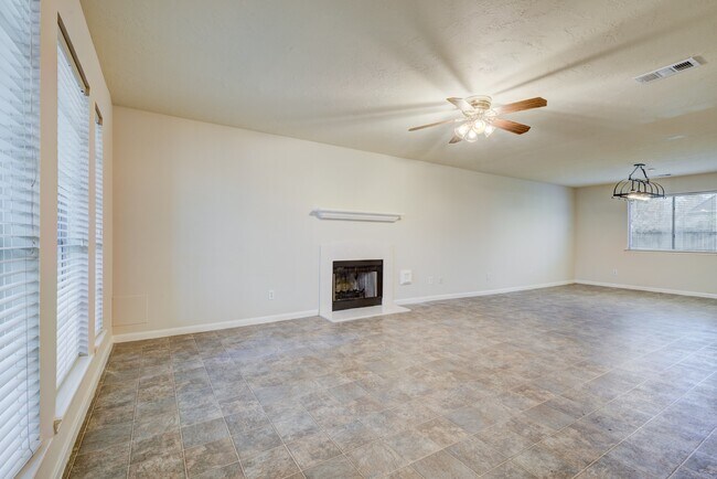 Foto del edificio - 21615 Long Castle Dr