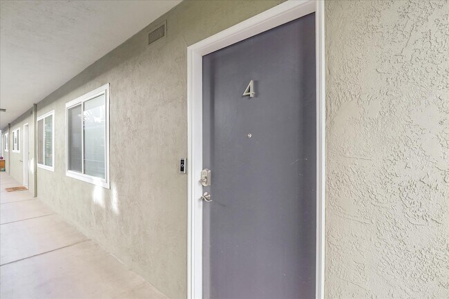 Foto del edificio - 2316 Lakeshore Ave