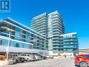 Building Photo - 9471-9471 Yonge St