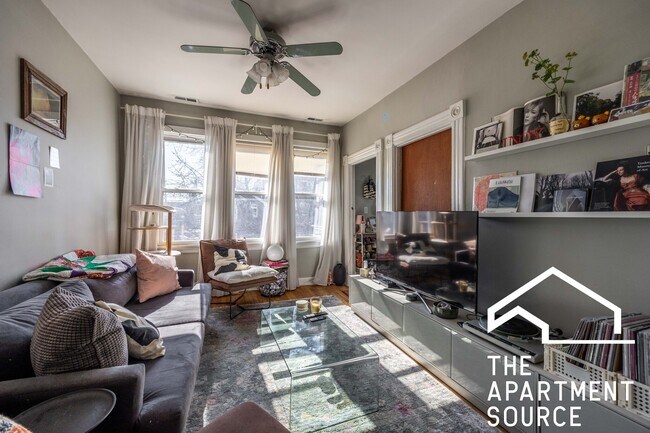 Foto del edificio - 2140 W Race Ave