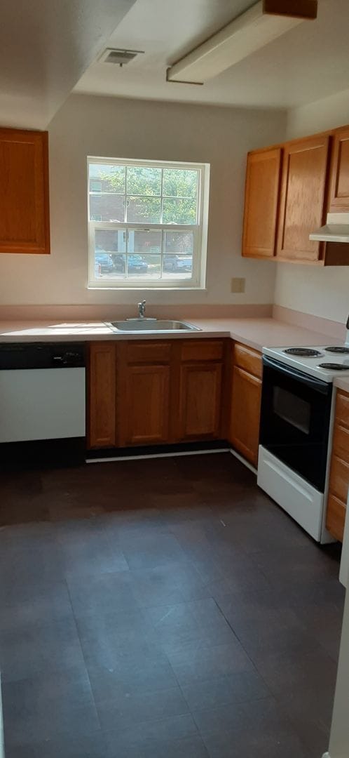 Building Photo - Two Bedroom One Bath