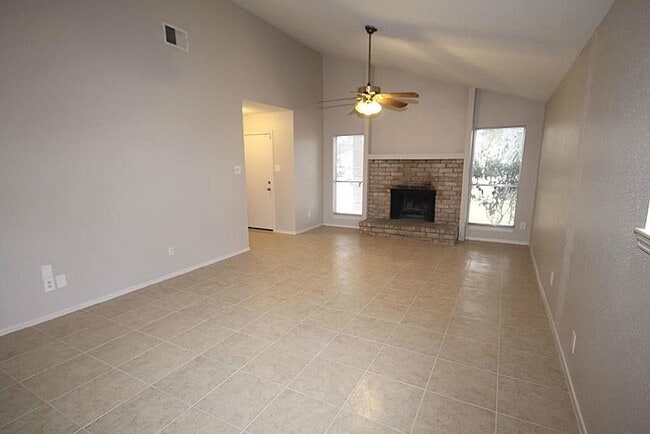 Building Photo - 1106 Ravenscourt Dr