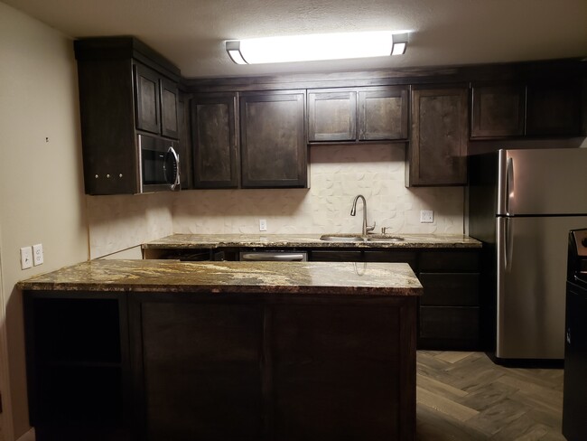 Kitchen - 2816 E Kearney St