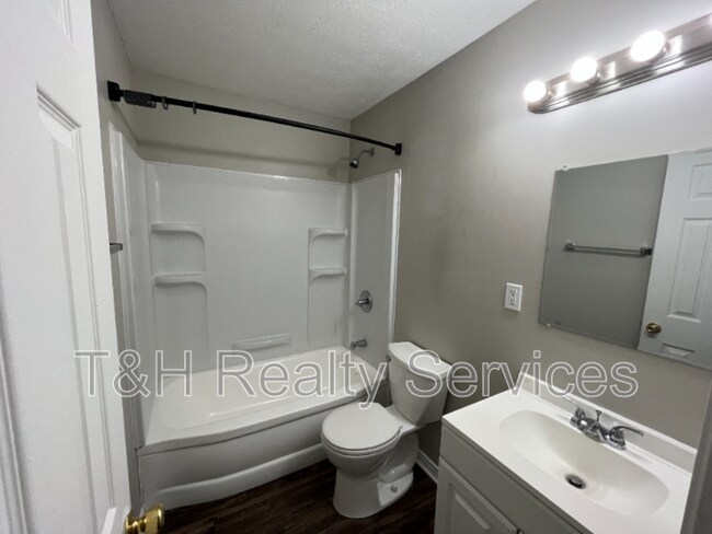 Foto del edificio - 3831 Bennett Dr