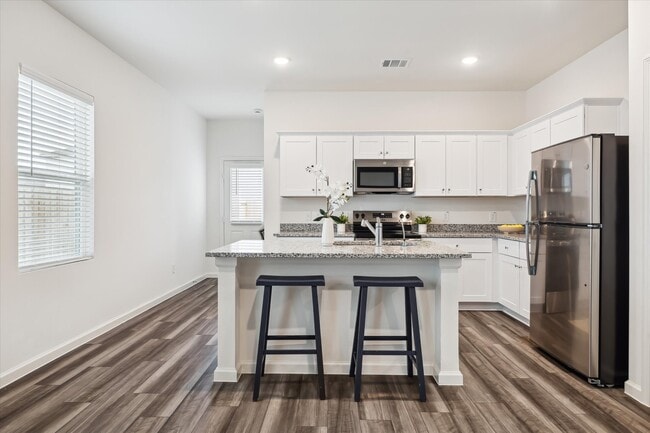 Building Photo - 7815 Blue Star Flower Ln