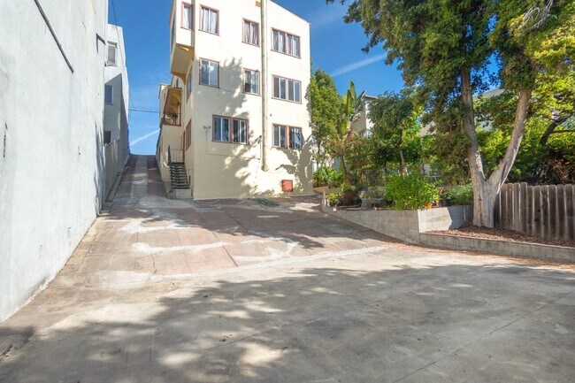 Foto del edificio - 45 Home Pl E