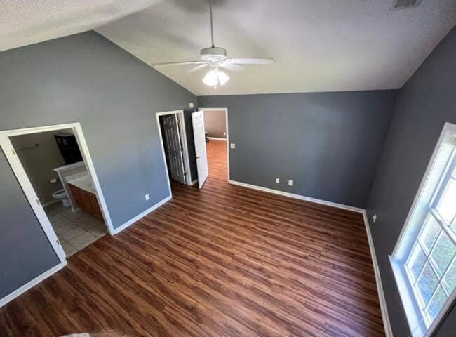 Building Photo - Private 3 Bed/2 Bath House in St. James School area!!